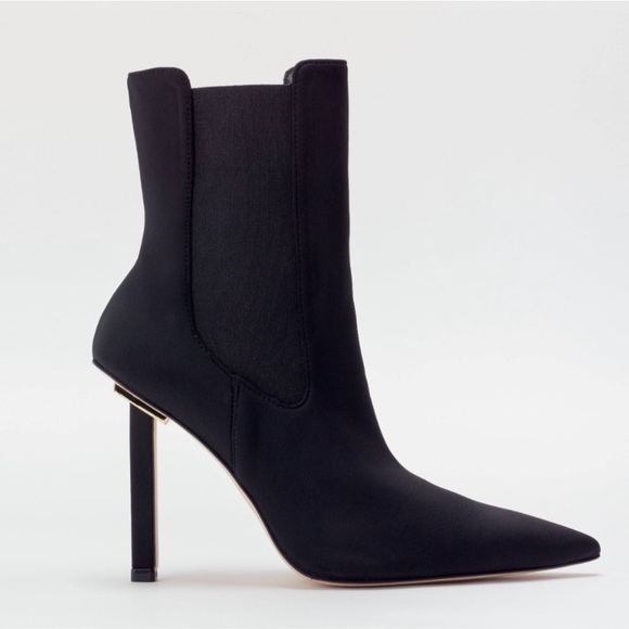 Good American High Kickstand Suede Bootie - Picture 1 of 9